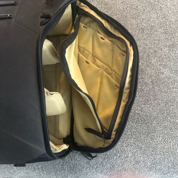 Peak Design 20L Black Photographers Backpack - Picture 4 of 10